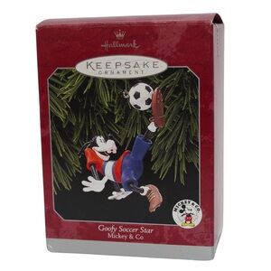 Hallmark Keepsake Ornament Goofy Soccer Star Mickey & Co 1998 Disney QXD4123